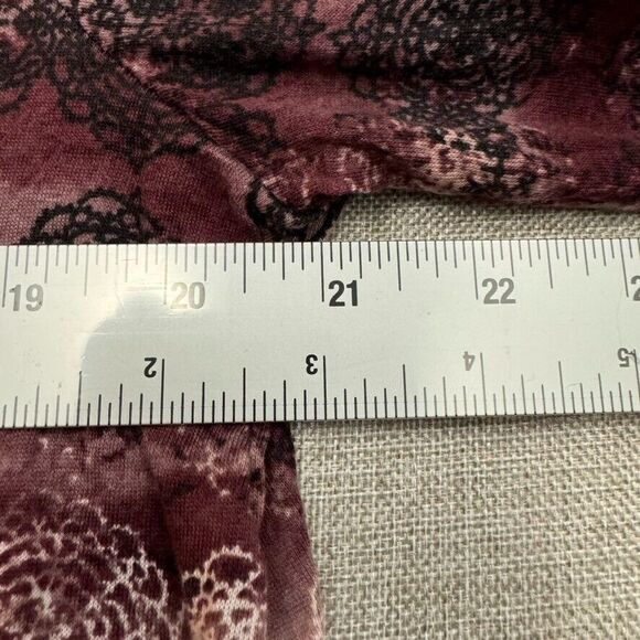 Simply Vera XL Tunic with Sheer Trims And Abstract Red And Black Mandala Design - Picture 9 of 11